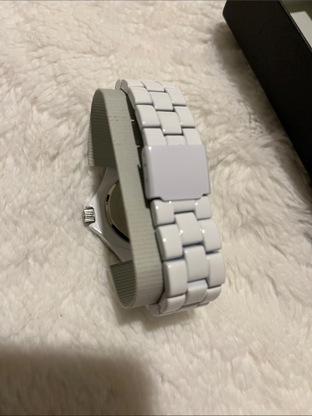Disney White Enameled Crystal Minnie Mouse Watch - Picture 5 of 5